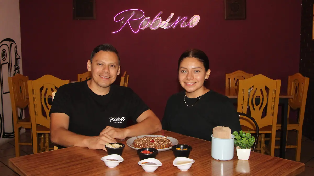 Robino Crepas y Waffles crea versiones saladas y dulces con frutas tropicales locales