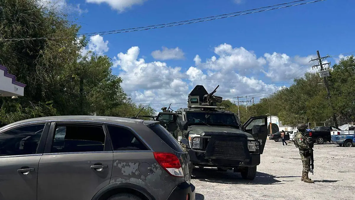 La zona del hallazgo está asegurada por policías y militares