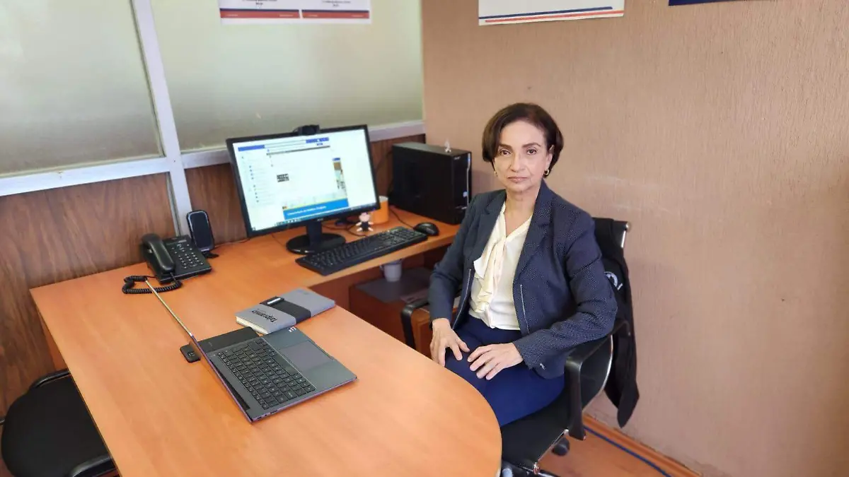 Martha Palomino Castro, neuróloga y catedrática de la UAT, explicó que la ataxia causa cambios en el lenguaje, como un lenguaje “arrastrado” con cambios de tono y ritmo