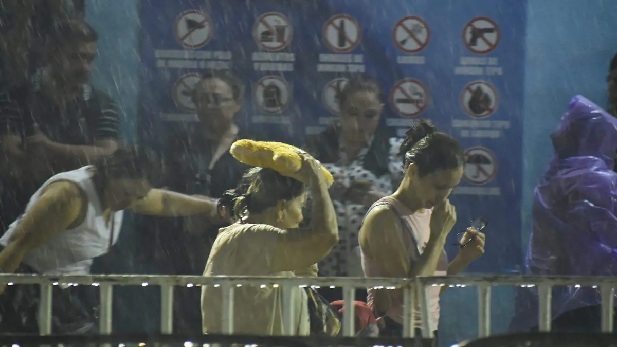 Estadio lluvia Chayanne