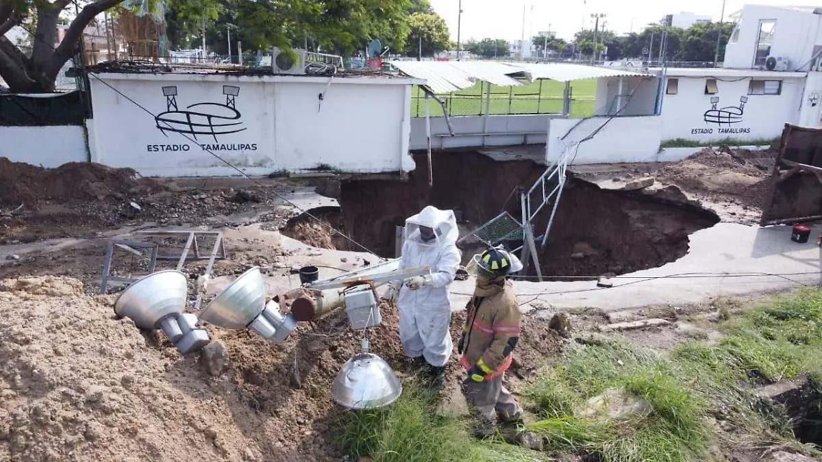 Vestidores del campo "Joaquín del Olmo" en Ciudad Madero colapsaron por un socavón agravado por la lluvia