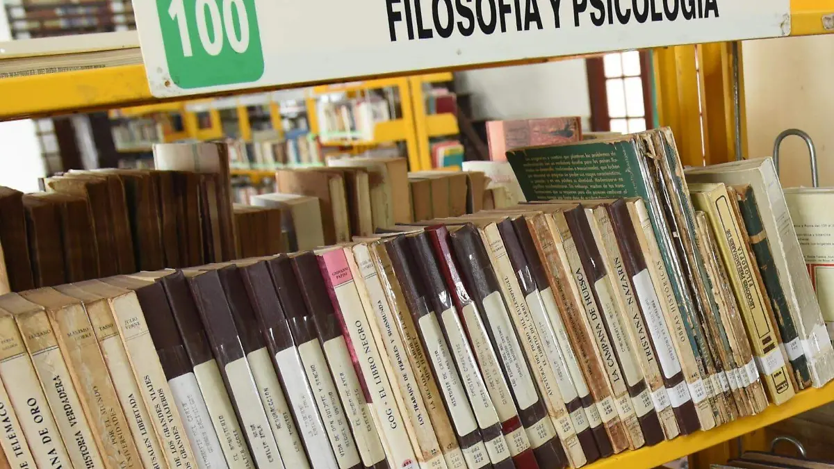 En ocasiones las bibliotecas públicas también aceptan bibliotecas heredades, dependiendo de su catálogo y disponibilidad de espacio 