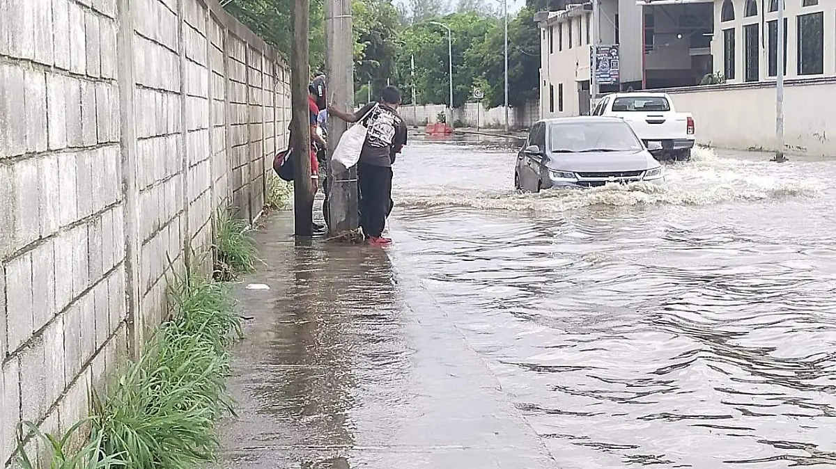 En la zona norte de Tampico hubo mayores anegaciones por las lluvias registradas la mañana del miércoles 8 de octubre