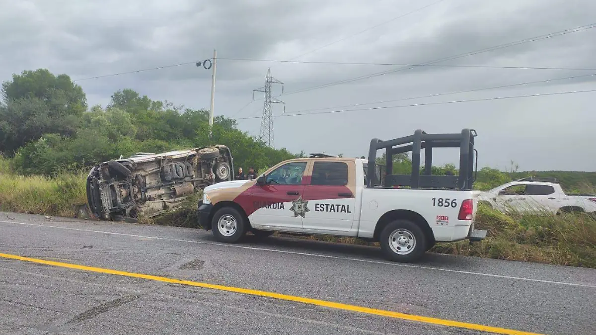 Seis personas lesionadas en volcadura sobre la Carretera Federal 85 de Villagrán, Tamaulipas