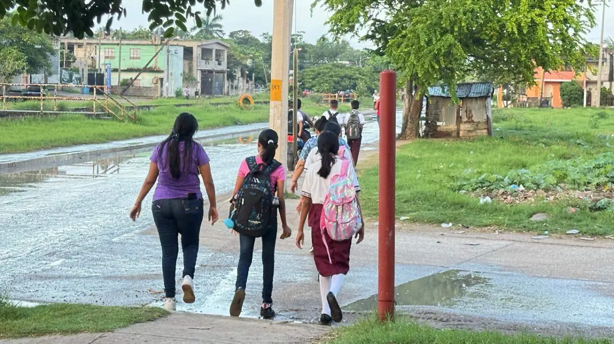 Padres de familia determinarán mandar a sus hijos a las aulas