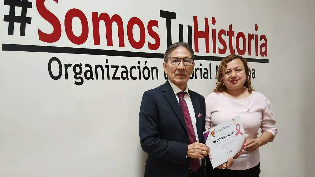 Se le entrego un reconocimiento a Joaquín Juárez Durán