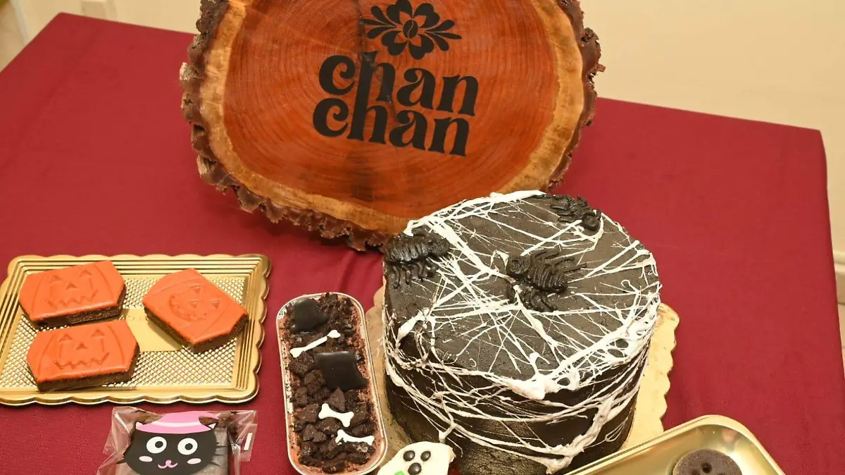 Repostera de Tampico crea postres terroríficos; usa técnica de caramelo para "vidrios rotos"