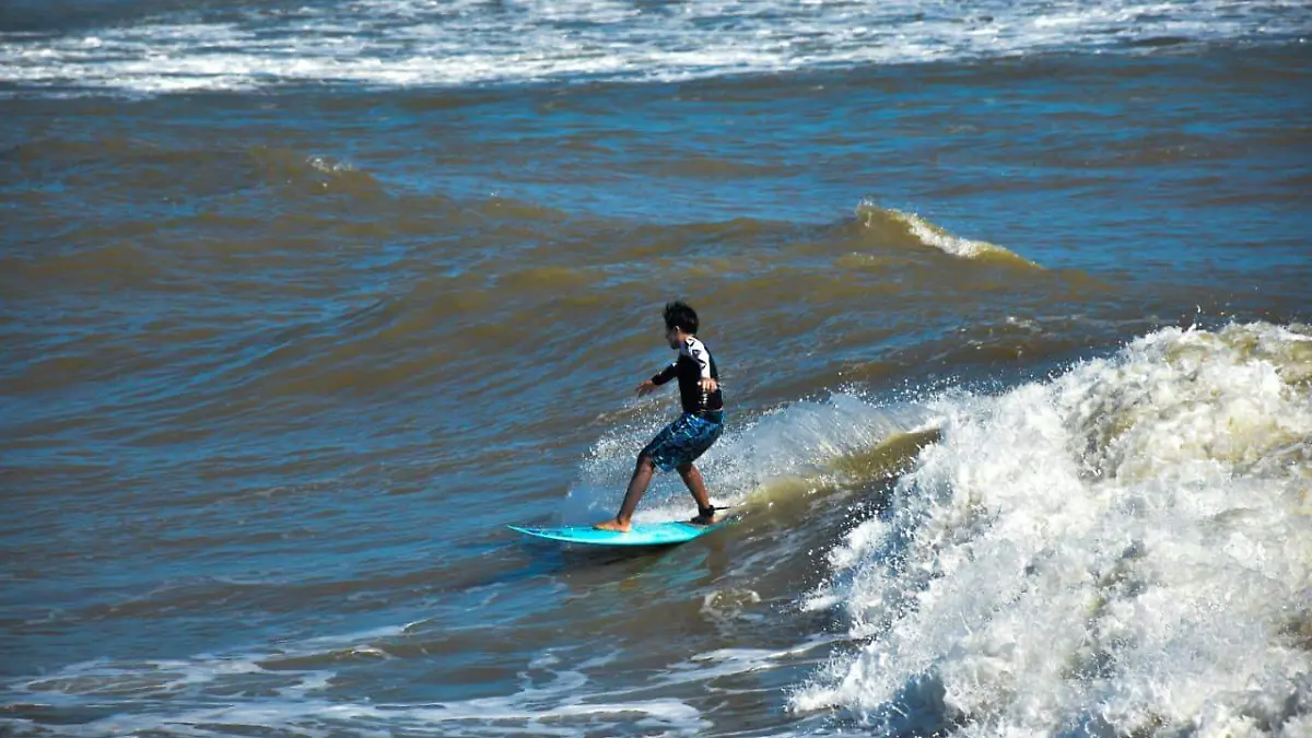 Desde temprana hora deportistas llenan playa Miramar