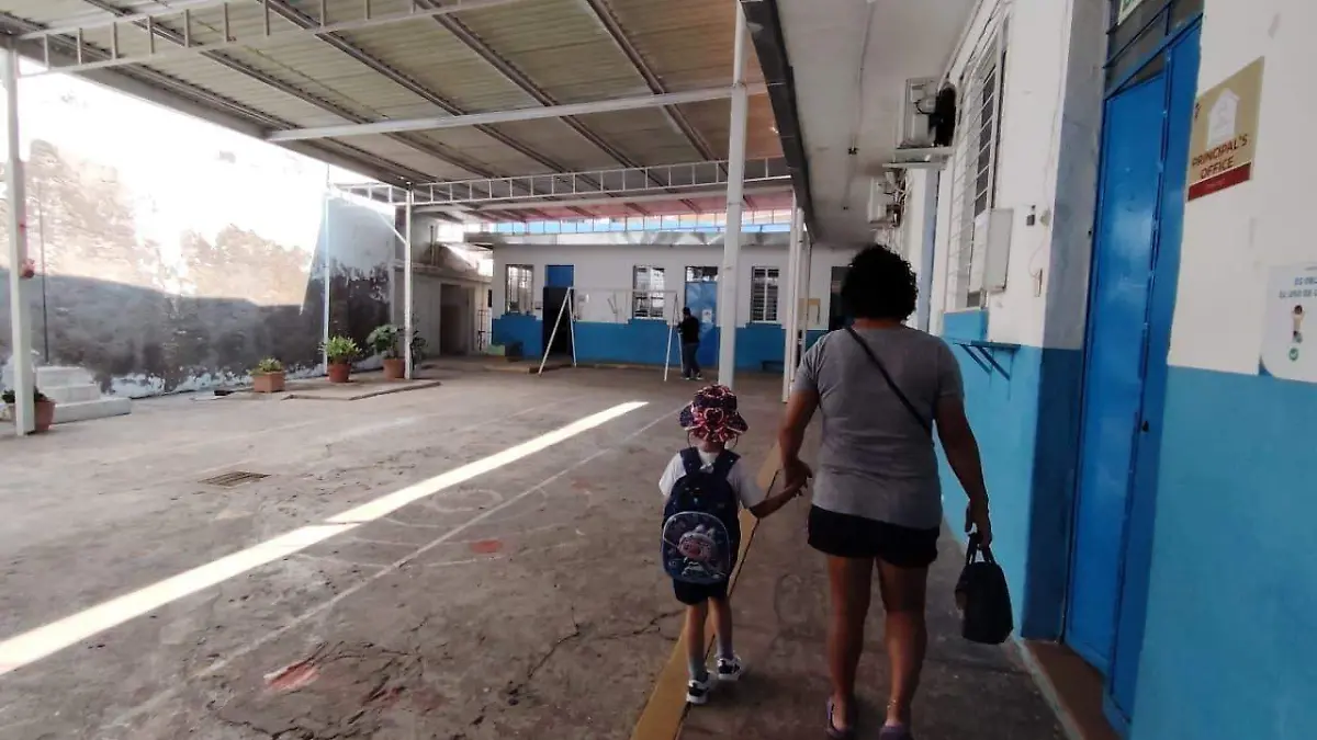 La institución educativa presenta daños estructurales severos