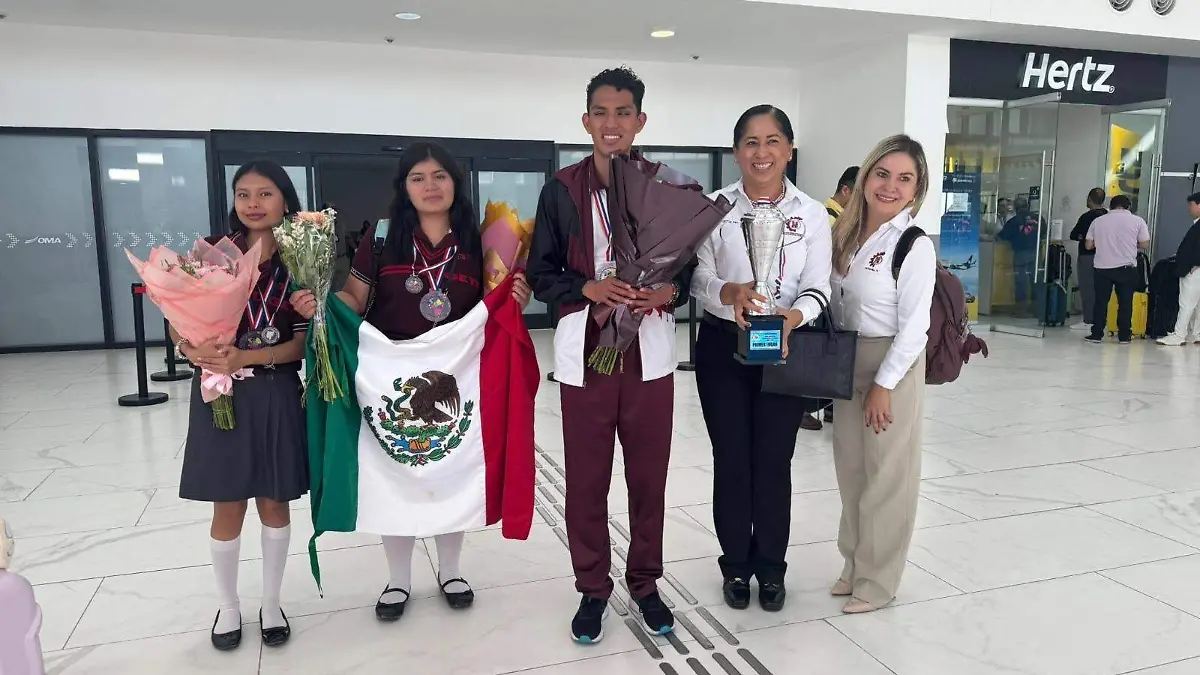 Estudiantes del CETis 71 de Reynosa ganan el Mundial de Ciencias y Tecnología Escolar con “Braille Care”