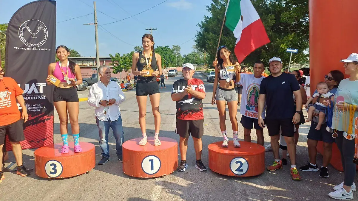 Entregan medallas y premios en evento deportivo de la Facultad de Ingeniería UAT