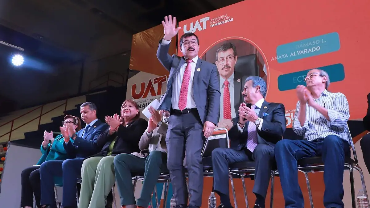 El rector de la UAT, Dámaso Leonardo Anaya Alvarado, en la inauguración de la Feria del Libro