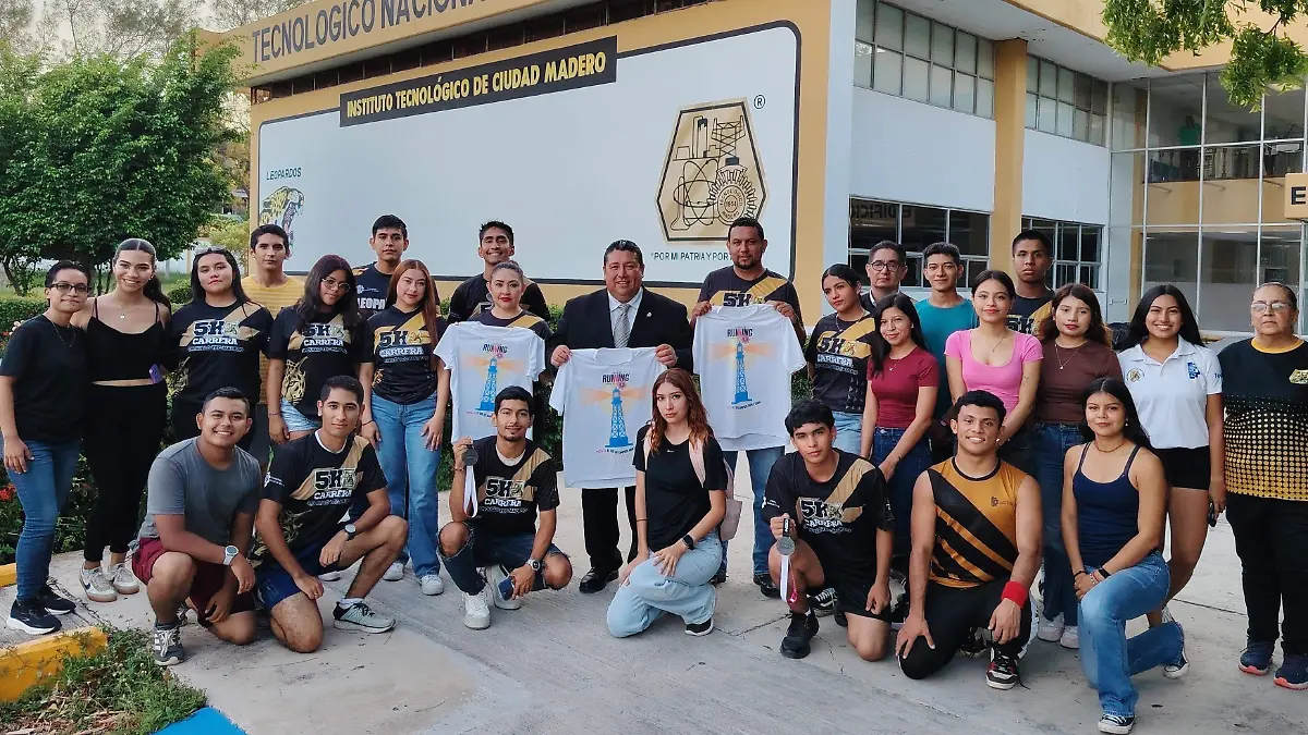 El Tec Madero presente en el aniversario de El Sol de Tampico