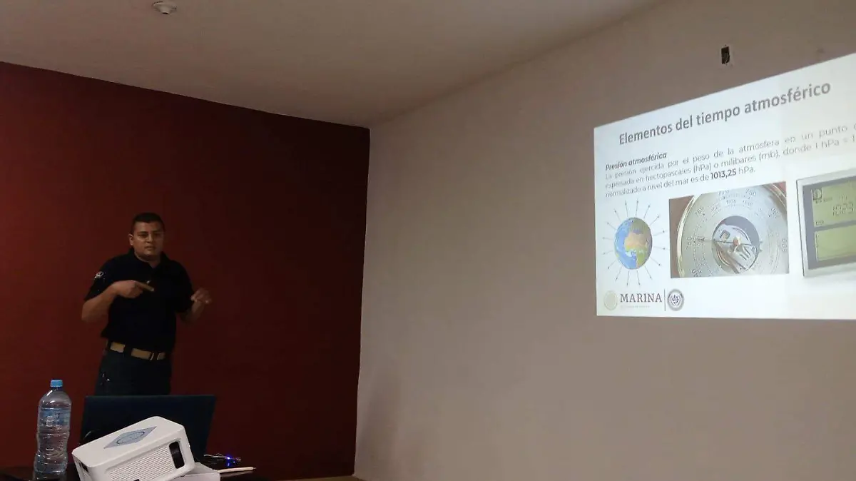 Bomberos de Ciudad Madero aprenden a "leer las nubes"