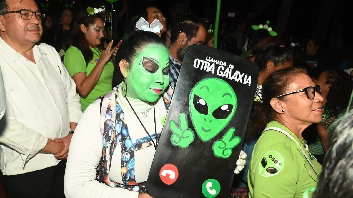 Evento incluyó Marciano Challenge de baile, corte de pastel marciano y emprendedores locales