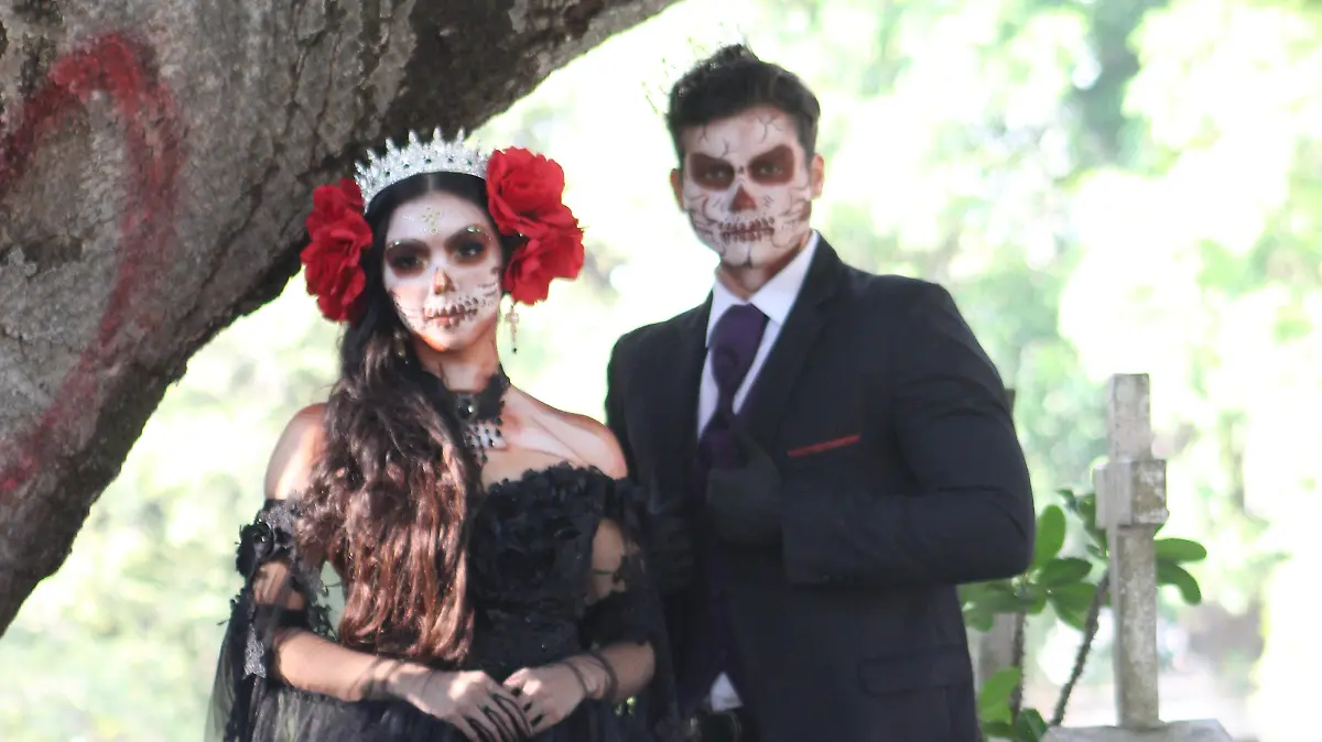 Ernesto Robles y Paola Cruz, con la coordinación del maquillista Memo Yee, lograron contar una historia llena de romanticismo 