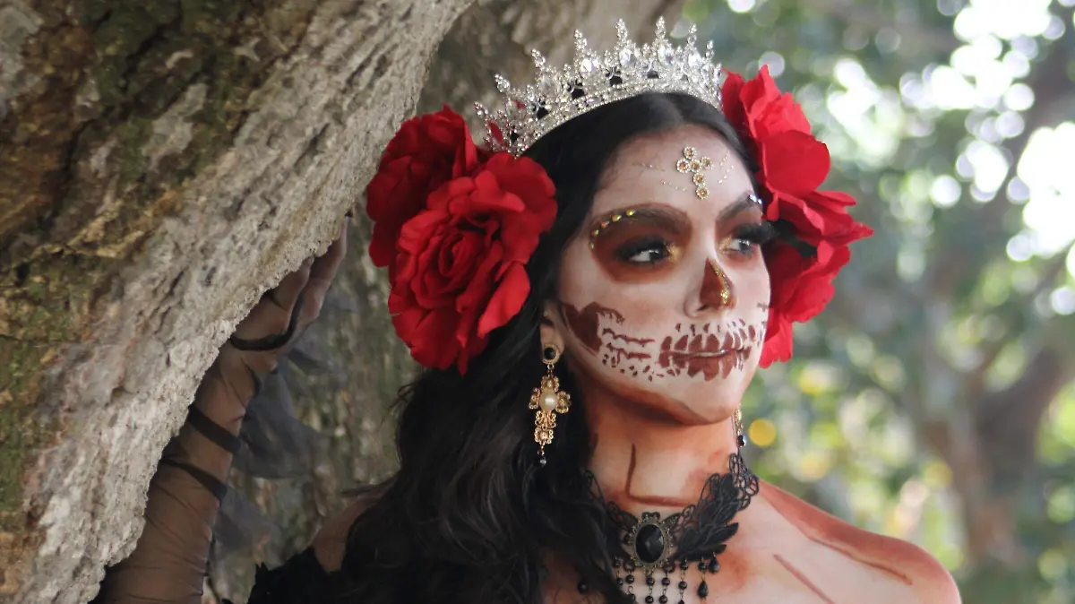 Paola Cruz Arguello participó en una sesión en el Cementerio Municipal de Tampico