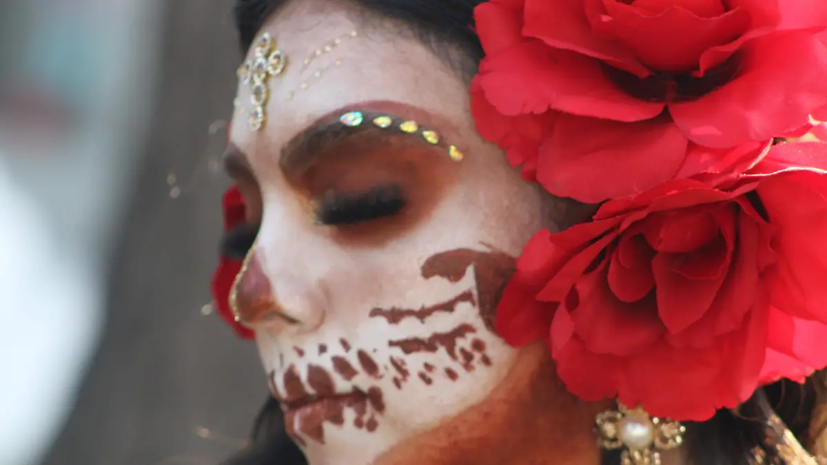 Cada año, la figura de la Catrina se convierte en un símbolo vivo de la cultura mexicana