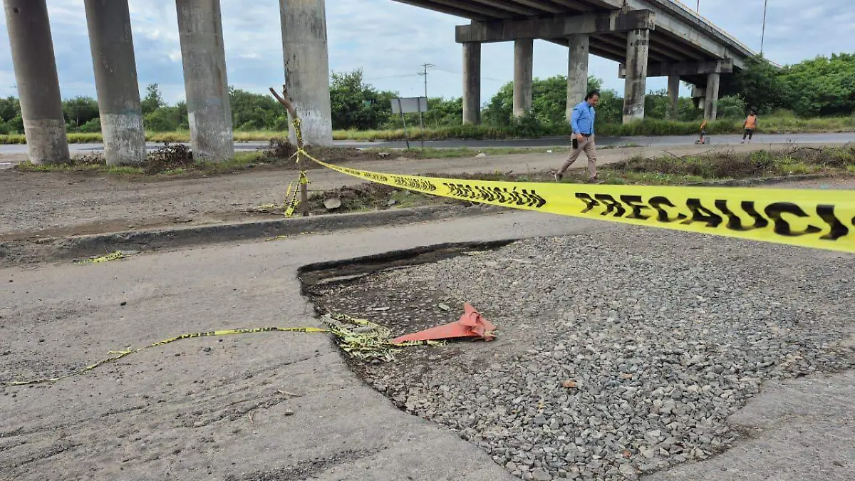 Transportistas reportan volcadura de tráiler y colisión con pipa en tramo Pánuco-Canoas