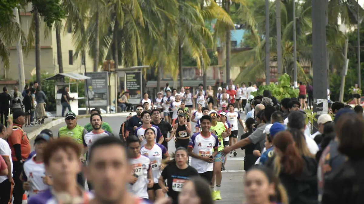 Celebran la carrera atlética IEST Anáhuac por los 40 años de la institución 