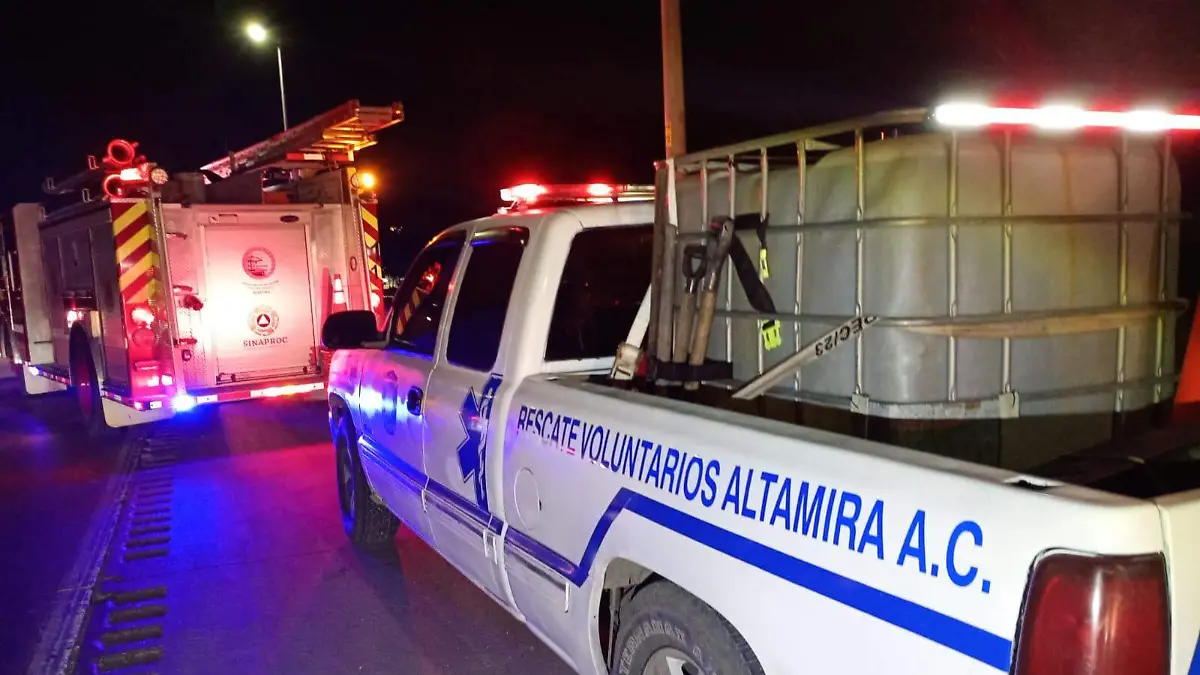 Dos lesionados tras volcadura de taxi en el bulevar De los Ríos en Altamira