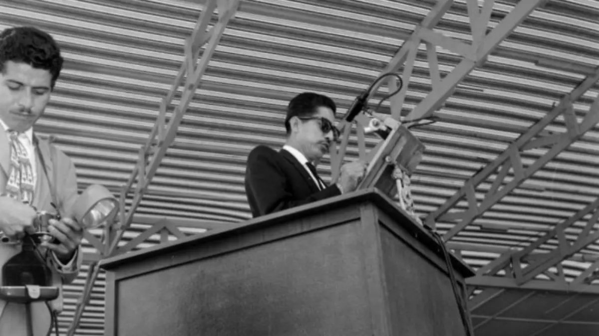 Joaquín Hernández Galicia, durante una ceremonia de aniversario de la Expropiación Petrolera
en Veracruz en 1962