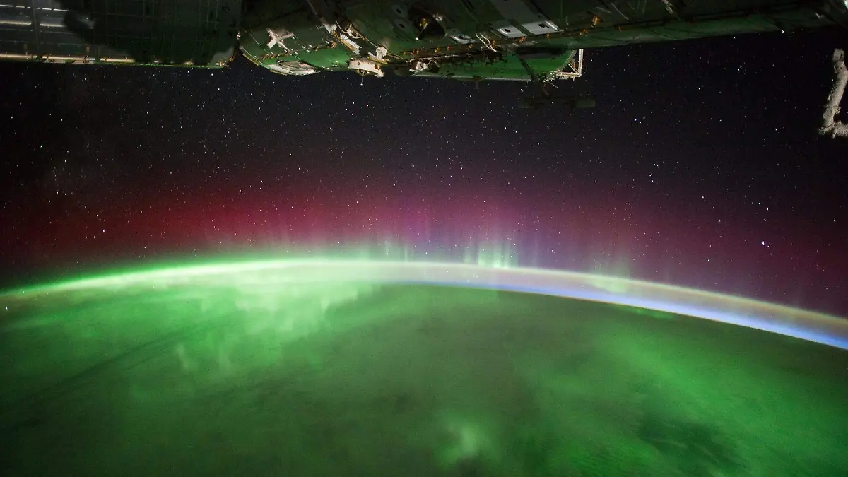 Imagen de una aurora boreal terrestre tomada en marzo de 2012 desde la Estación Espacial Internacional 