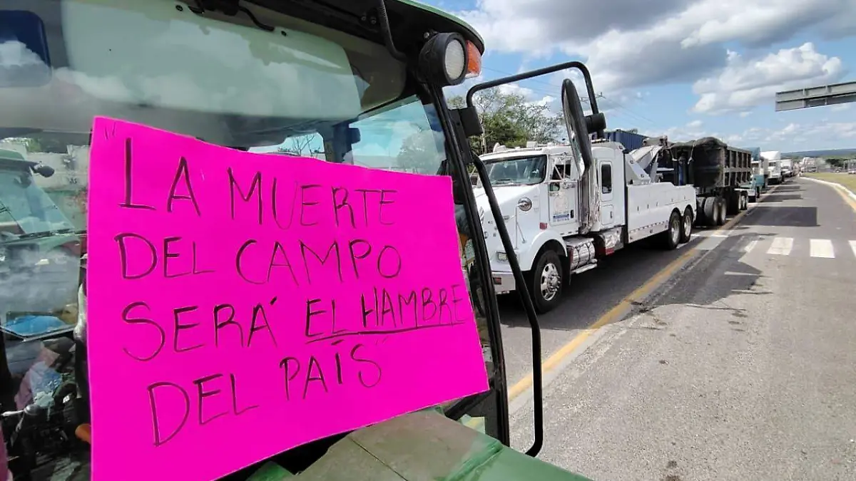 Más de 500 transportistas de Tamaulipas se han visto afectados por los bloqueos de agricultores en México