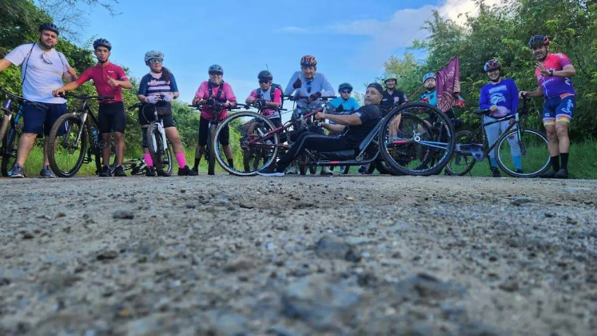 Con apoyo de la comunidad, César logró salir adelante e inspirar a practicar el deporte adaptado