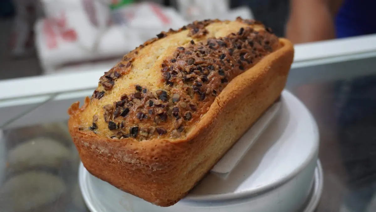 Conchas, cuernitos y bísquets con mantequilla hay en el rincón panero favorito del centro de Tampico