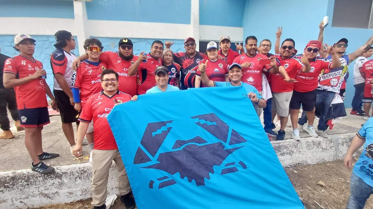 Seguidores de Feseros apoyan al equipo de Irapuato en el Estadio Tamaulipas