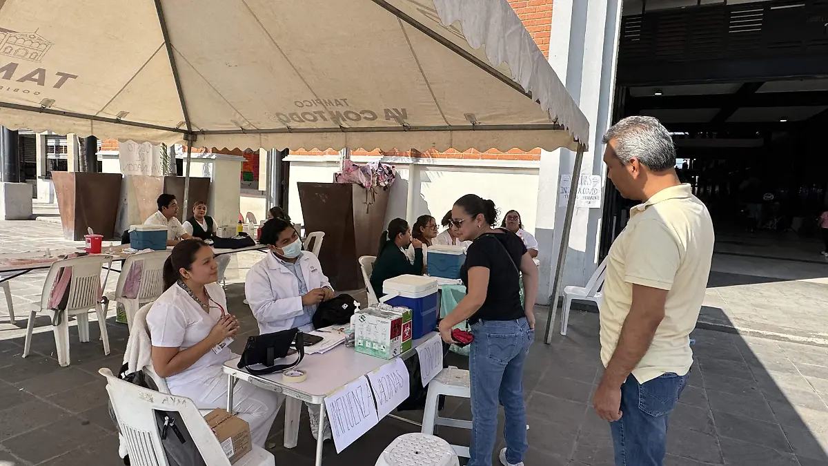 Instalan macrocentros de vacunación 