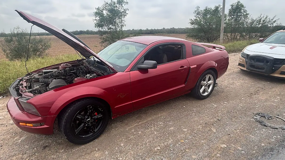 El Mustang tenía reporte de robo vigente