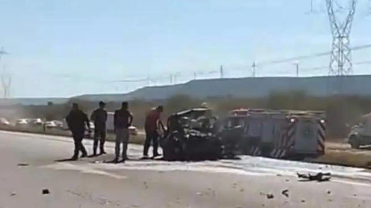 Choque entre pipa, tráiler y auto provoca incendio mortal en carretera de Tamaulipas