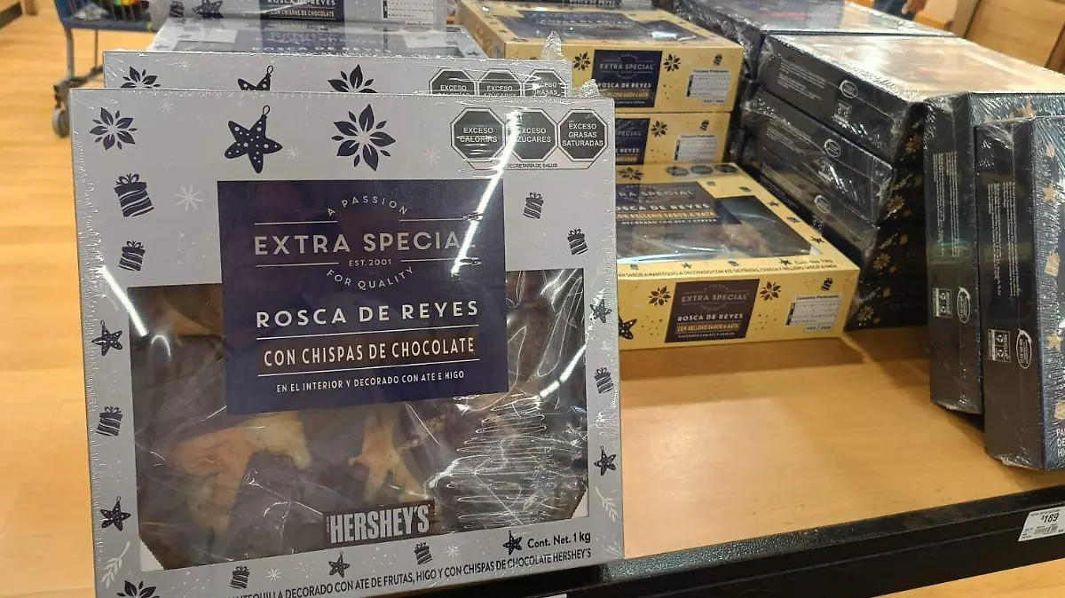 Ofrecen roscas de nata y con chispas de chocolate, para celebrar el Día de Reyes