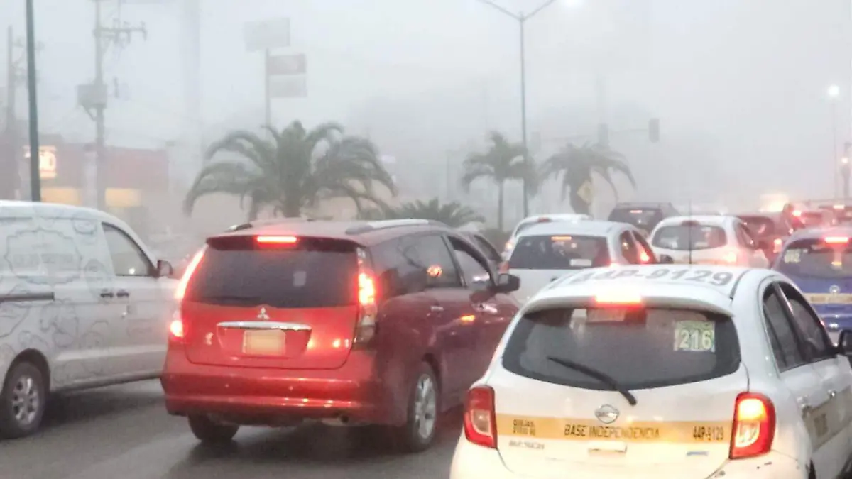 Neblina en Tampico congestiono el tráfico vehicular