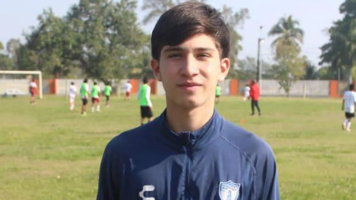 Con 14 años forma parte del Club Pachuca