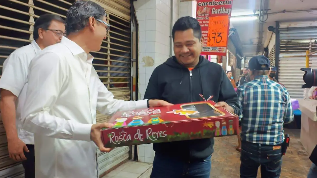 Entrega de Rosca de Reyes en Ciudad Madero