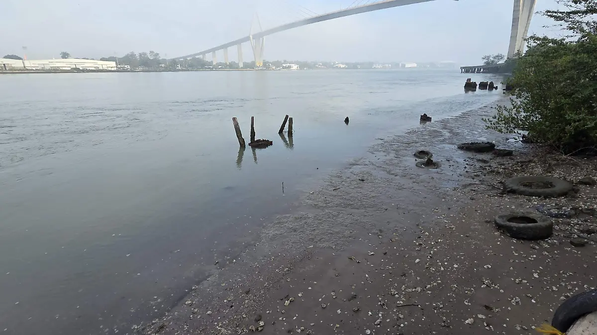 Reducción de hasta cinco metros en el río Pánuco después de la luna llena