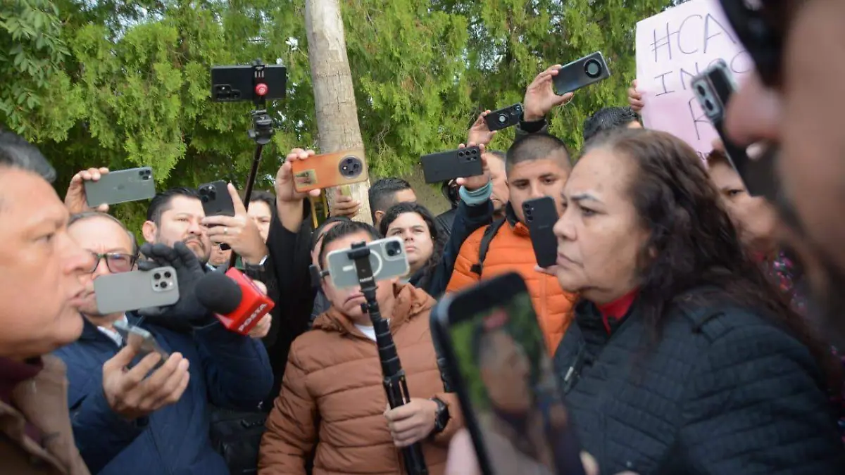  El subsecretario de gobierno, Tomás Gloria Requena, ofreció la instalación de una mesa de diálogo con los familiares del detenido