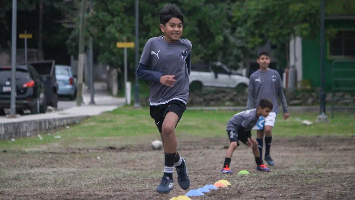 Parte del trabajo que realizan en los entrenamientos para formar talento que pueda conquistar el máximo circuito del futbol mexicano