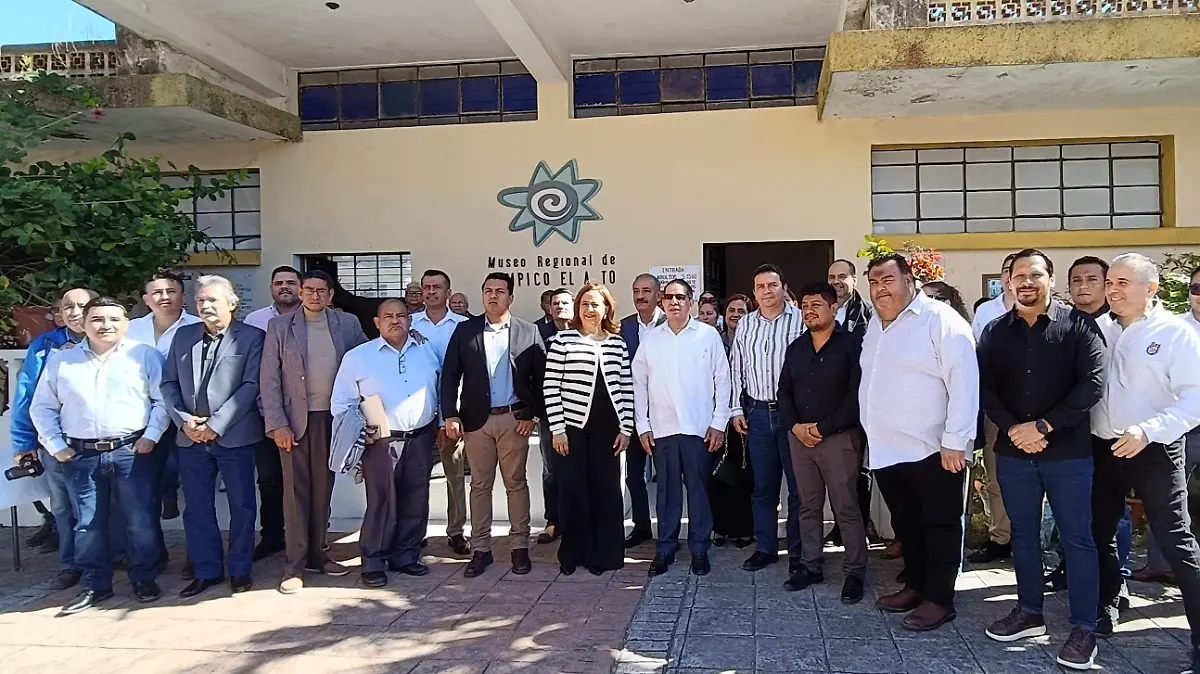 Conmemoran 272 aniversario de Tampico Alto con autoridades y festejo popular