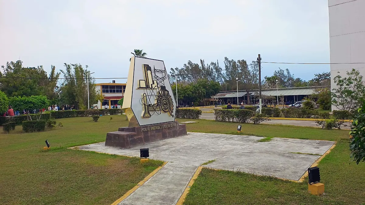 Pago salarial en el TecNM Ciudad Madero se realizó fuera de tiempo; trabajadores protestaron con brazos caídos