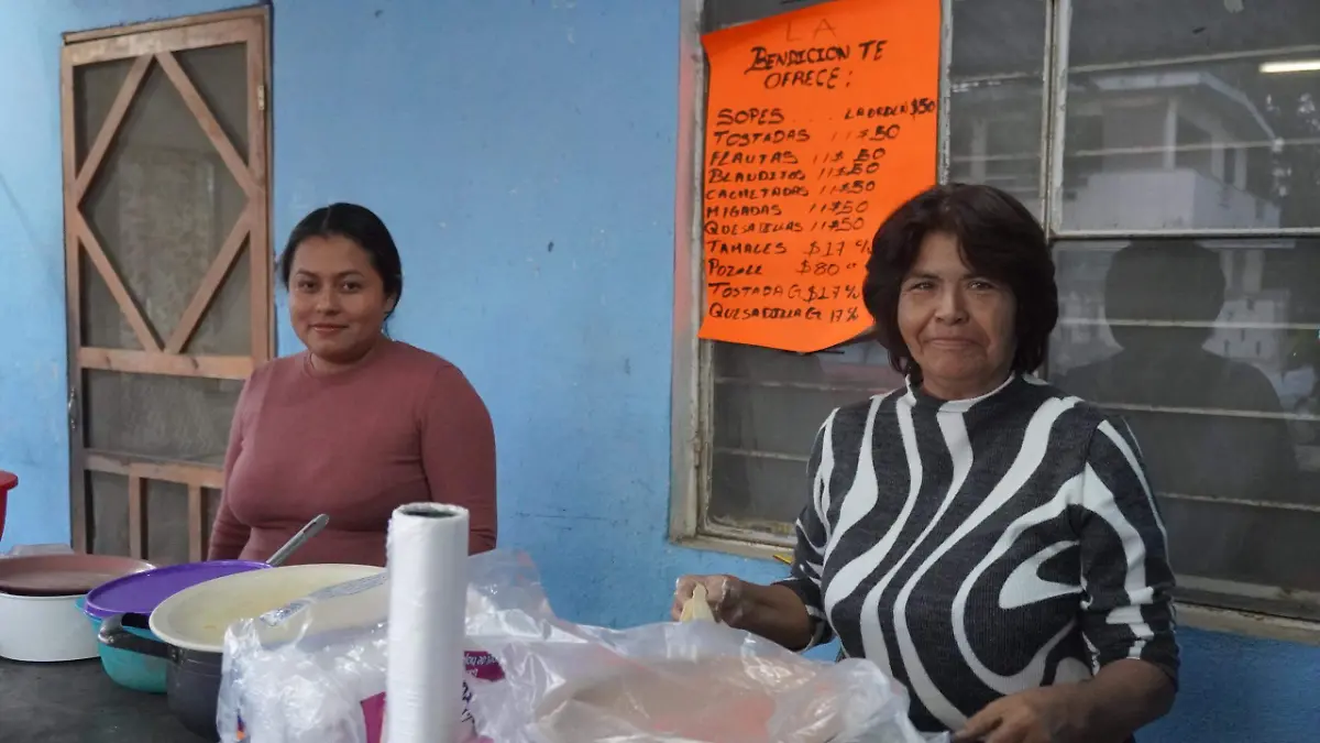 Lidia Martínez Hernández y Dinora Tolentino, suegra y nuera, trabajan juntas en "La Bendición" 