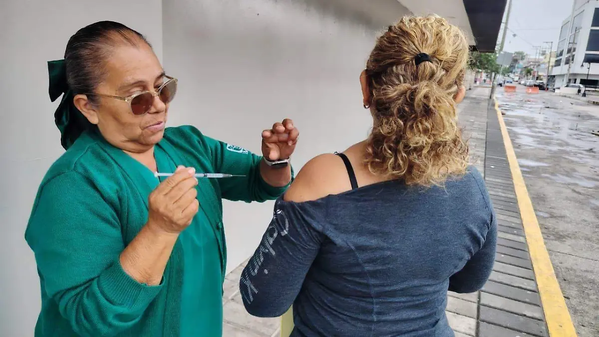 Alrededor de 70 personas