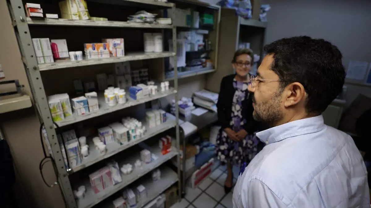 Director del ISSSTE revisó abasto medicamentos en Tampico