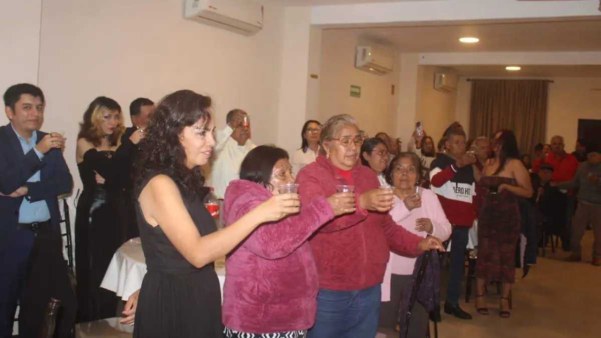 La matriarca festejó su centenario con un emotivo homenaje lleno de música y recuerdos