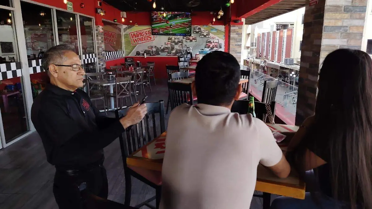 Además del consumo en local, restaurantes y bares esperan ingresos por comida para llevar; entre los platillos más populares están los boneless y las alitas