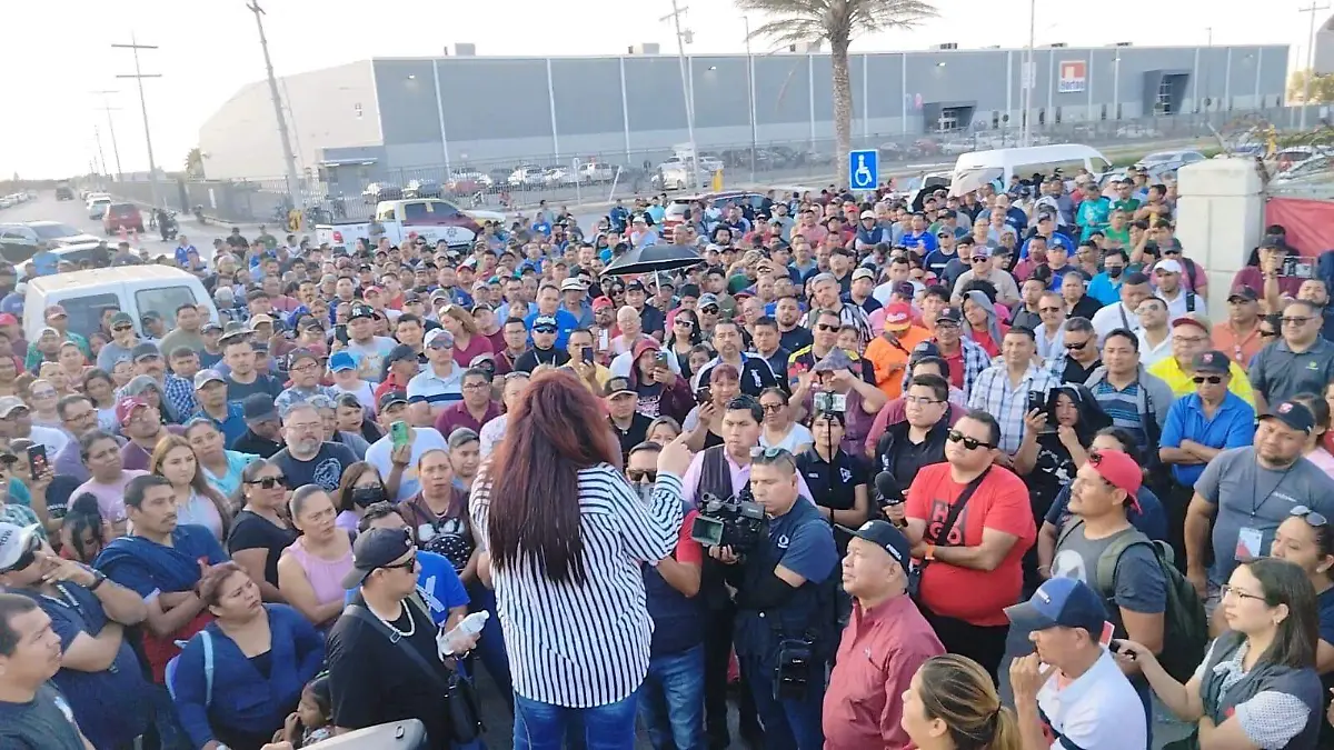 Trabajadores de Tridonex escucharon a Susana Prieto en la frontera de Tamaulipas
