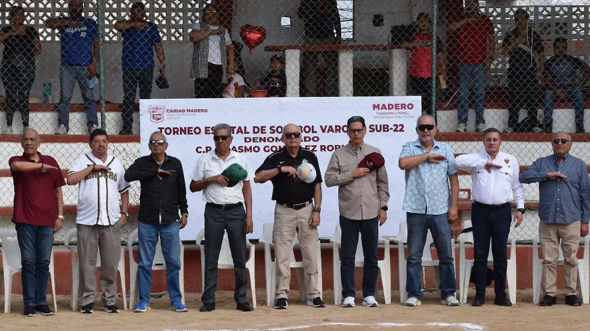 Invitados de honor al acto inaugural